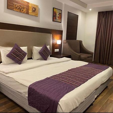 Hotel Le Roi Near New Delhi Railway Station Экстерьер фото