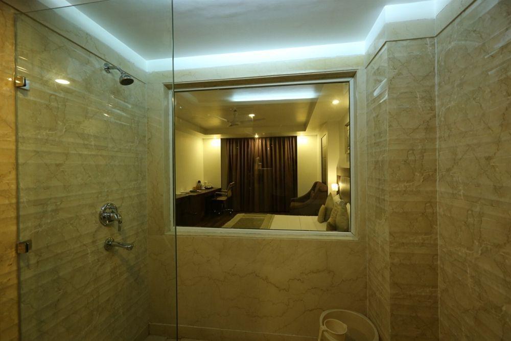 Hotel Le Roi Near New Delhi Railway Station Экстерьер фото