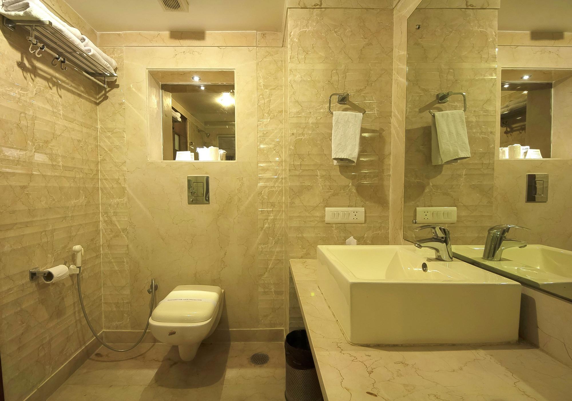 Hotel Le Roi Near New Delhi Railway Station Экстерьер фото