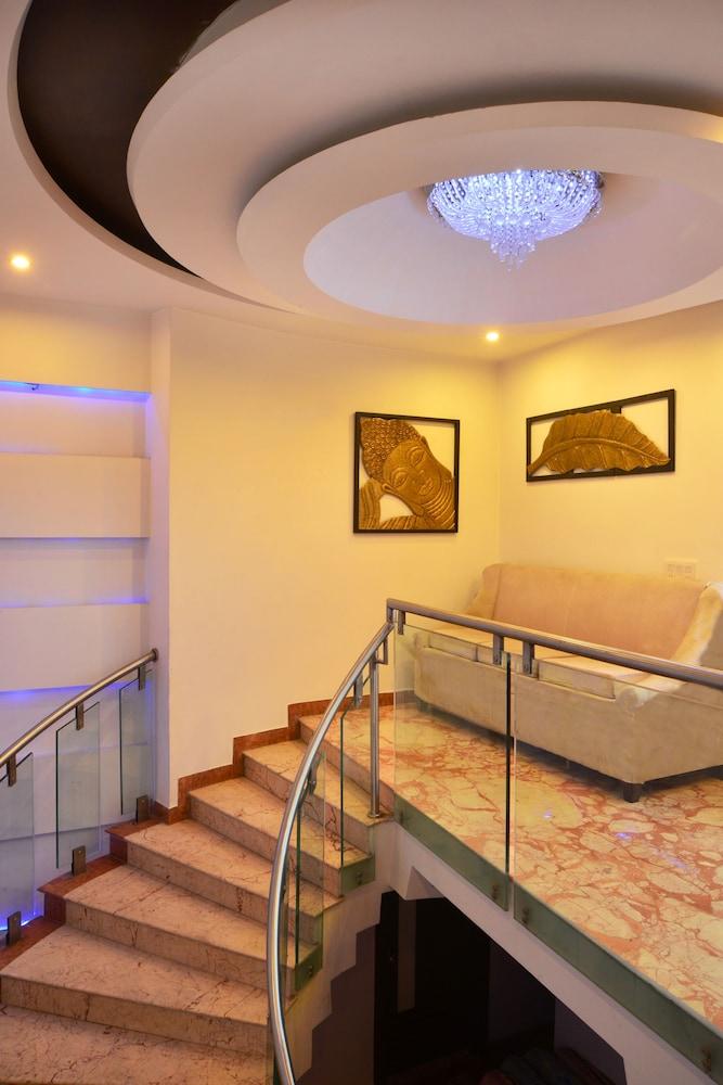 Hotel Le Roi Near New Delhi Railway Station Экстерьер фото