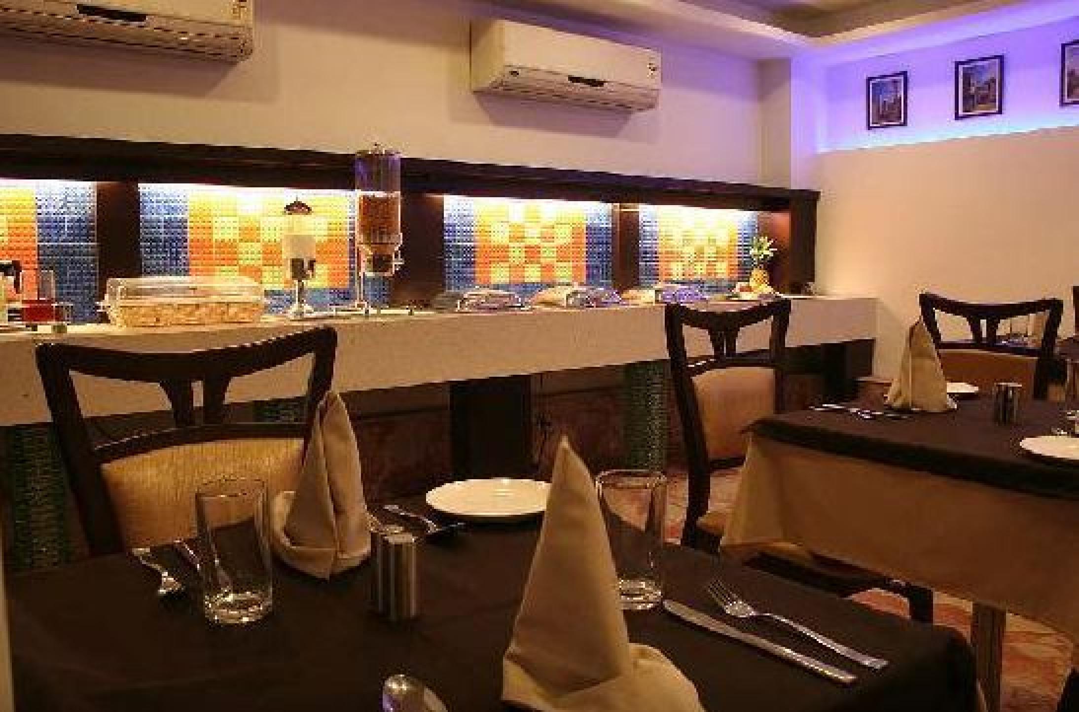 Hotel Le Roi Near New Delhi Railway Station Экстерьер фото