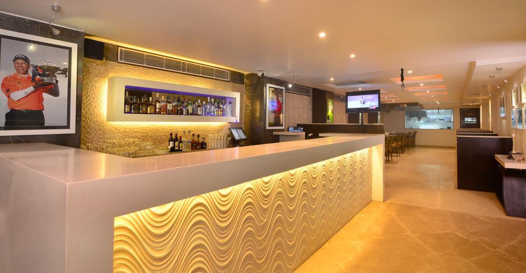 Hotel Le Roi Near New Delhi Railway Station Экстерьер фото