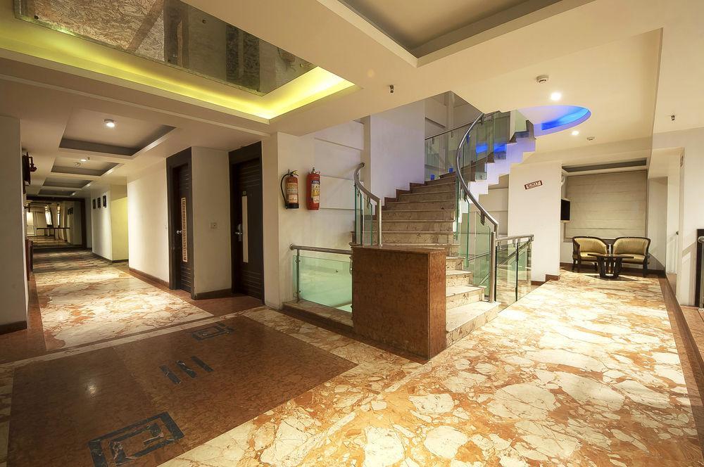 Hotel Le Roi Near New Delhi Railway Station Экстерьер фото