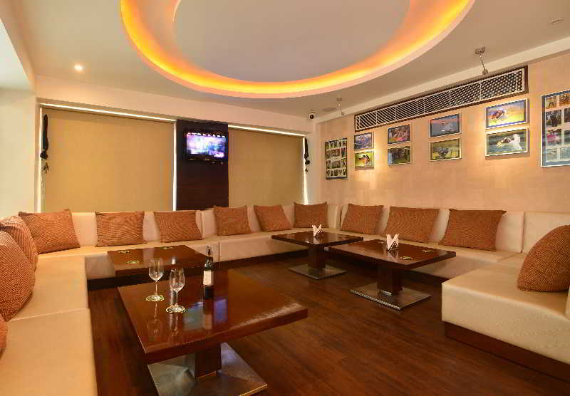 Hotel Le Roi Near New Delhi Railway Station Экстерьер фото