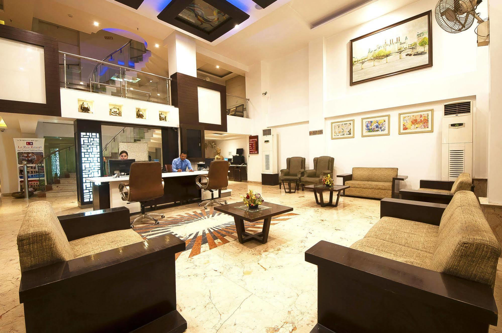 Hotel Le Roi Near New Delhi Railway Station Экстерьер фото