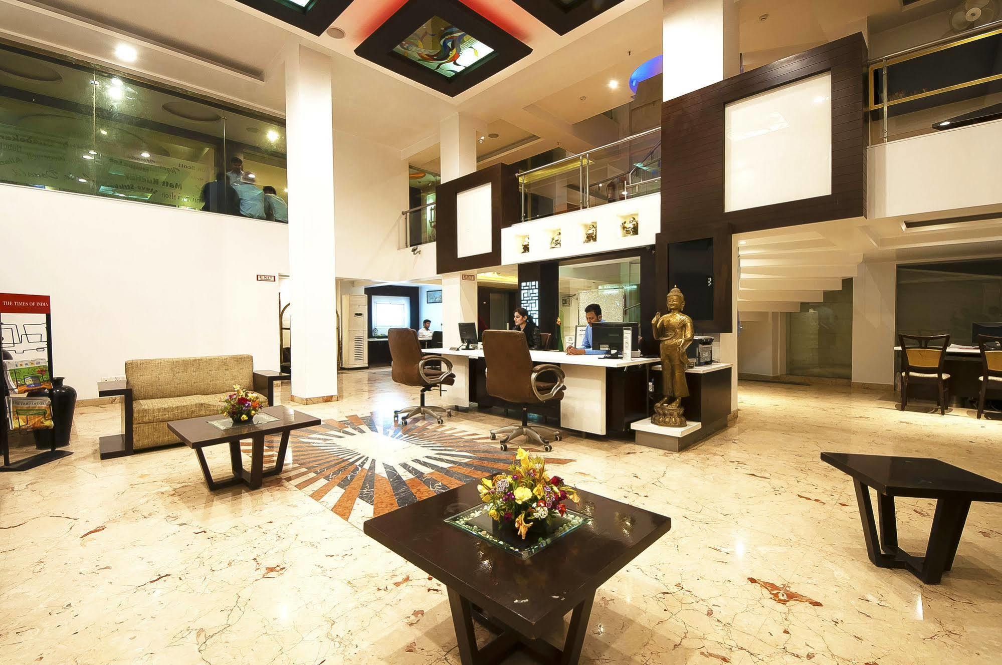 Hotel Le Roi Near New Delhi Railway Station Экстерьер фото