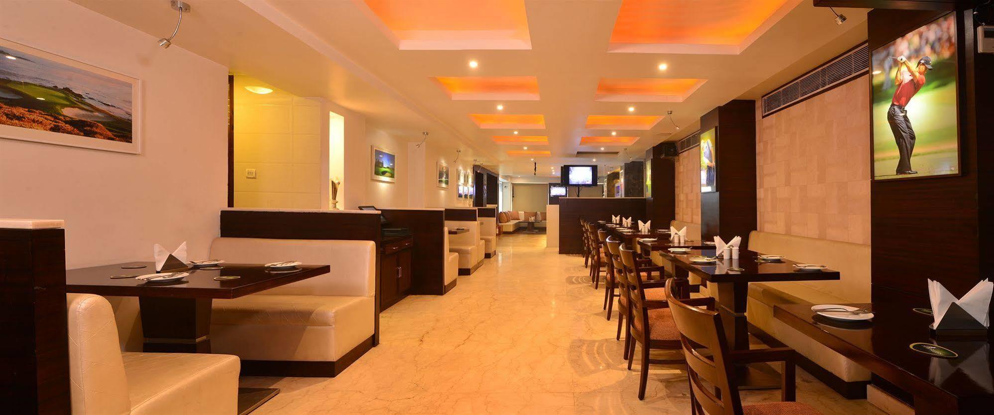 Hotel Le Roi Near New Delhi Railway Station Экстерьер фото