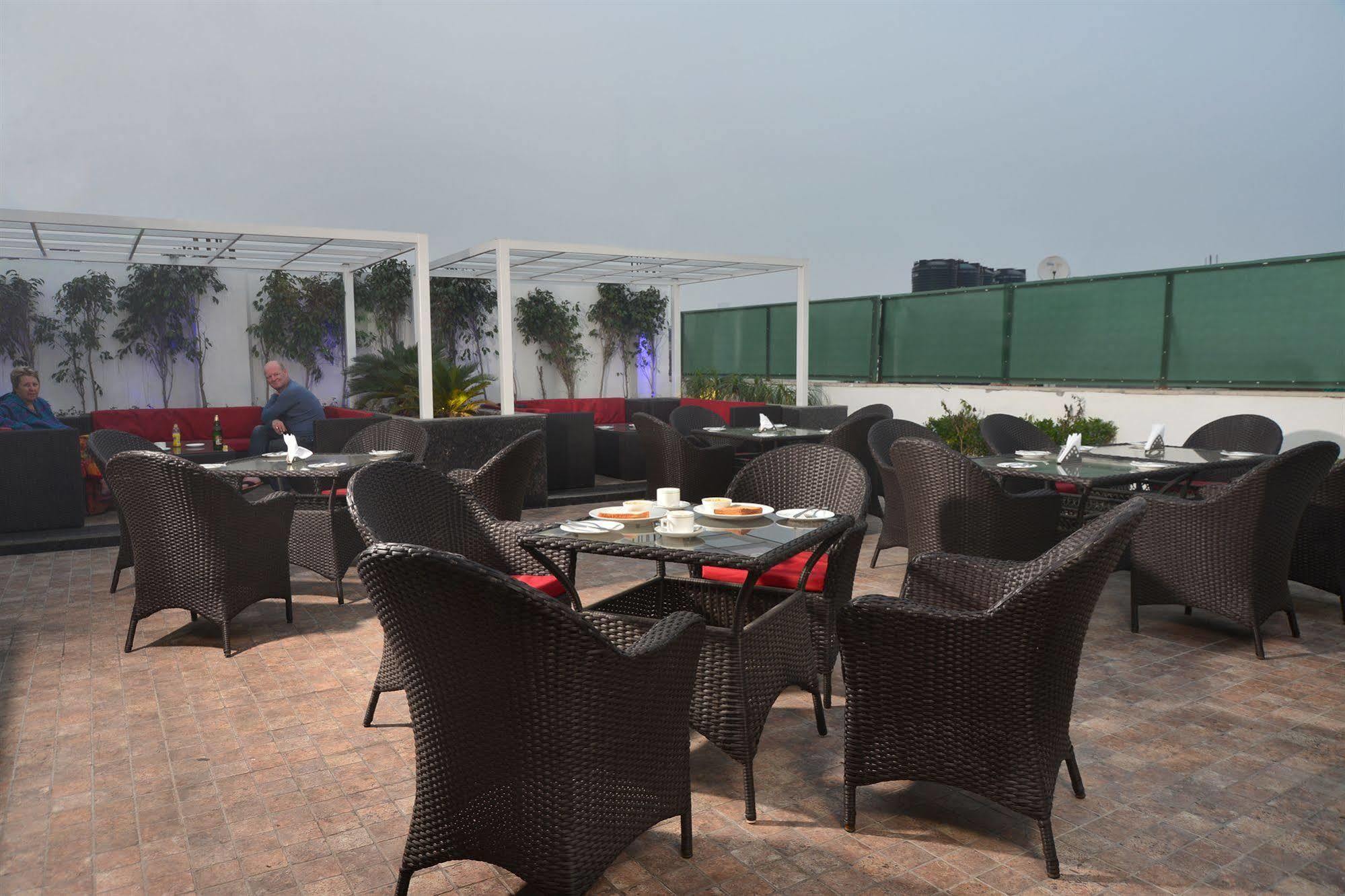 Hotel Le Roi Near New Delhi Railway Station Экстерьер фото